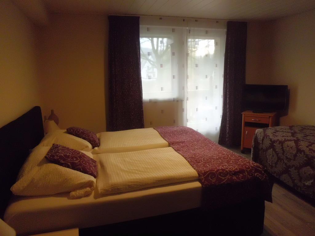 Hotel Ferienquartier Waldblick Lügde Esterno foto